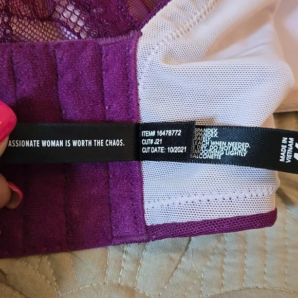 Torrid Lace Lightly Lined Balconette Bra - Size 46DDD - Picture 5 of 6